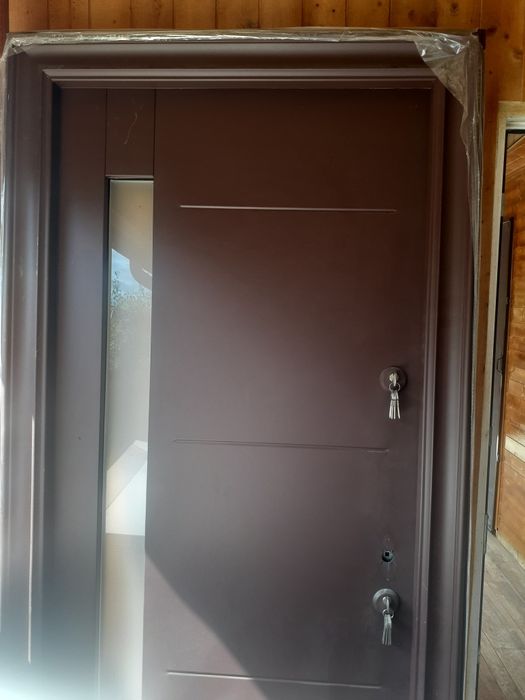 Usa metalica exterior