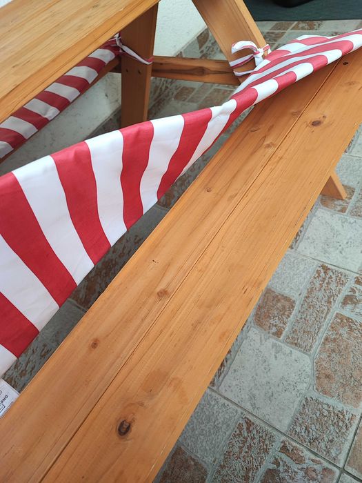 Masuta cu bancute din lemn pt copii