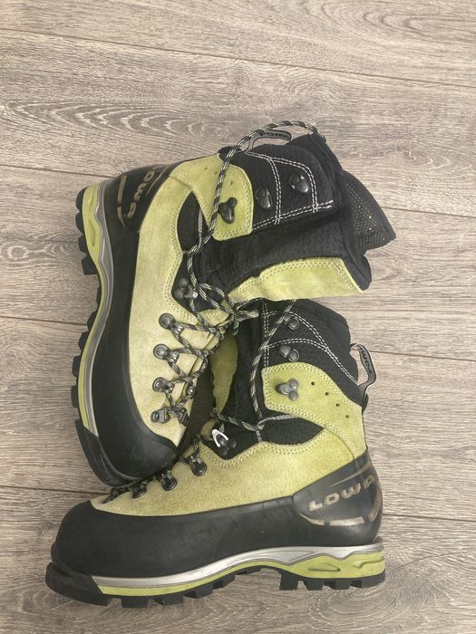 Bocanci iarna Lowa 40 prindere coltari