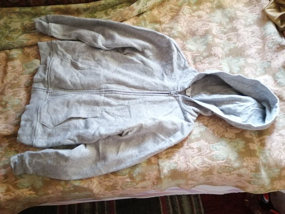 Суичър горница по 7 лева бройката