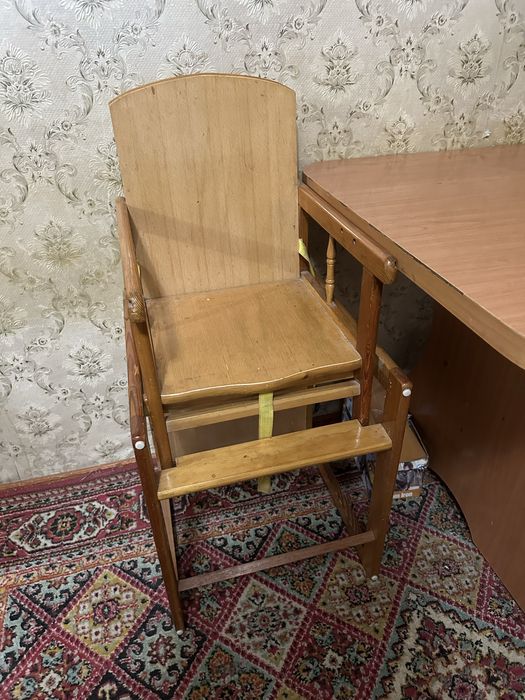 стол хороший большой