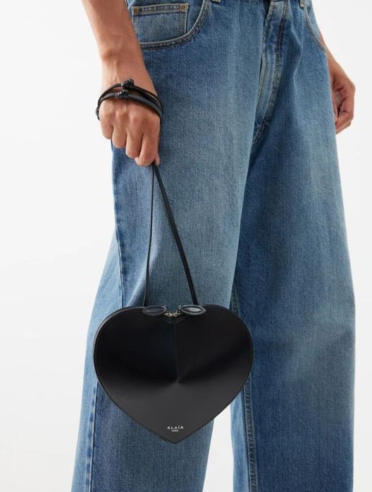 Дамска черна чанта сърце Alaia