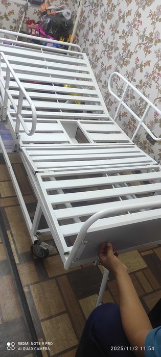 Медицинский кровать.