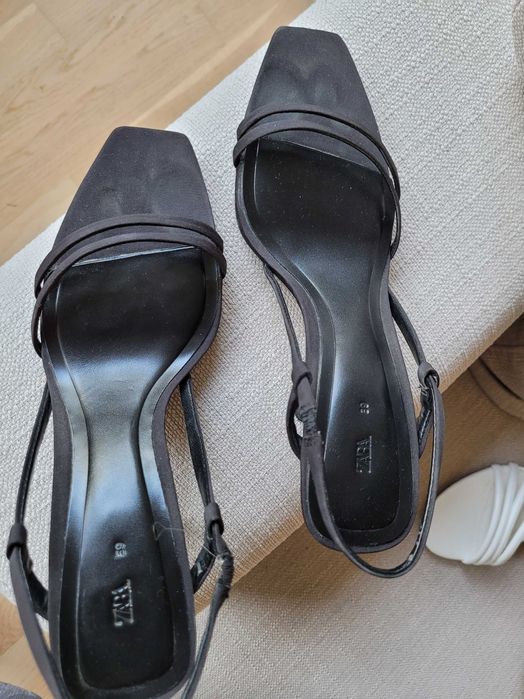 Официални дамски обувки, черен цвят Zara, 39 номер, средно висок ток
