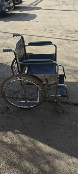 Продам  инвалидную коляску