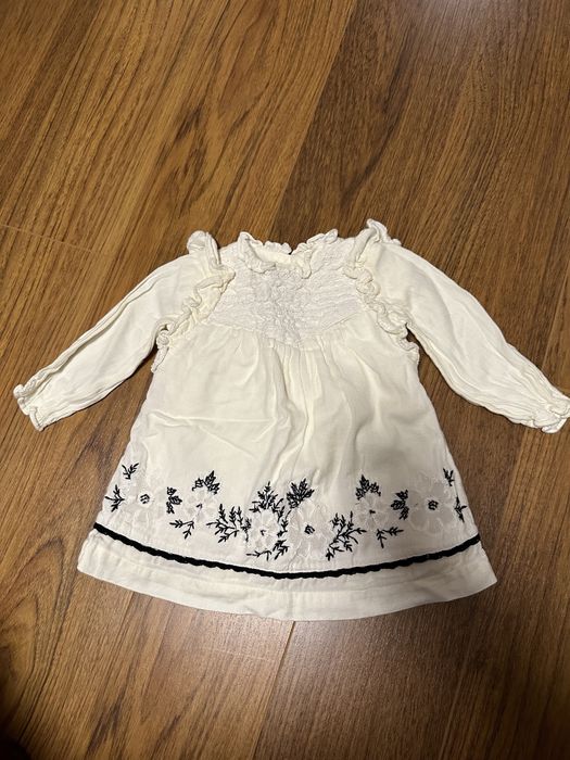 Rochie Zara fetite marimea 80 (9-12 luni) cu broderie