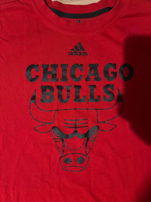 Мъжки суичър и тениска Chicago Bulls на Adidas