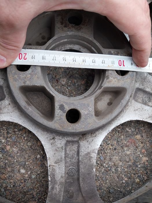 Диски R13 с резиной. На Гольф 3.