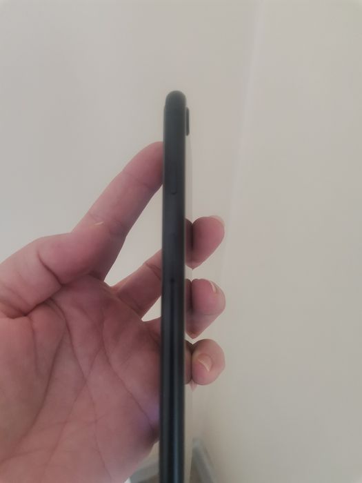 Iphone SE черен 64GB