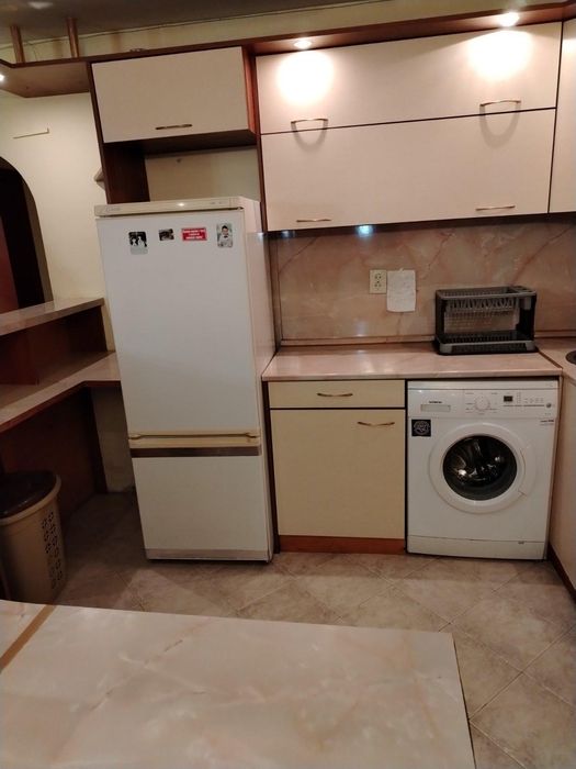 Дава се под наем Тристаен апартамент в Пловдив, Център - 70 кв.м за 450 € - Снимка #1