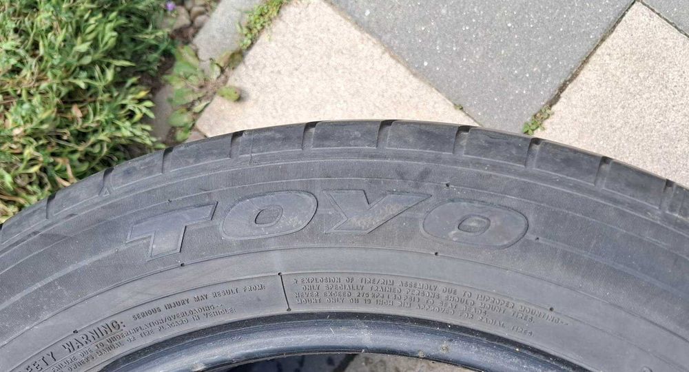 Vând 2 anvelope de vară, 225/55 R19, stare bună. Preţ pentru ambele