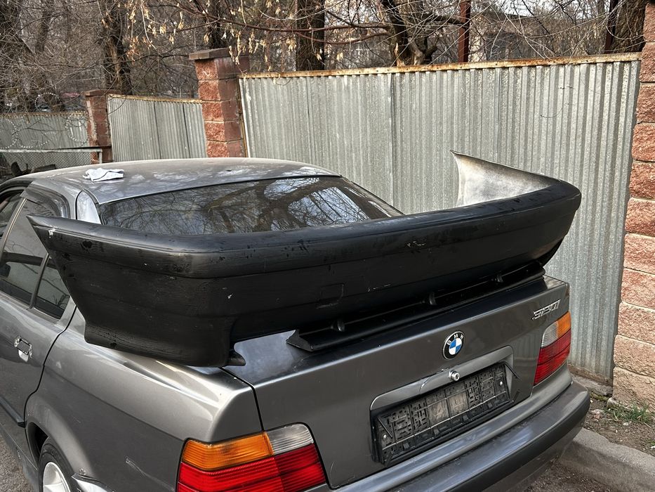 (новый)Задний М бампер БМВ е36 стекловолокно