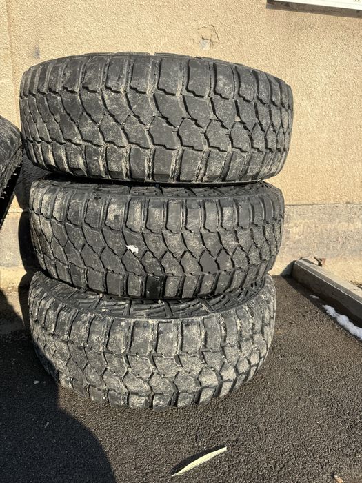 Продам резину с дисками 285/75/16