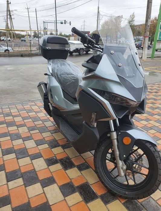 Benzin skuter M Max 150 kub , bõlib tõlashga uzum nasiya orqali berami