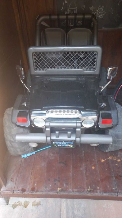 Masinuta electrica Peg Perego