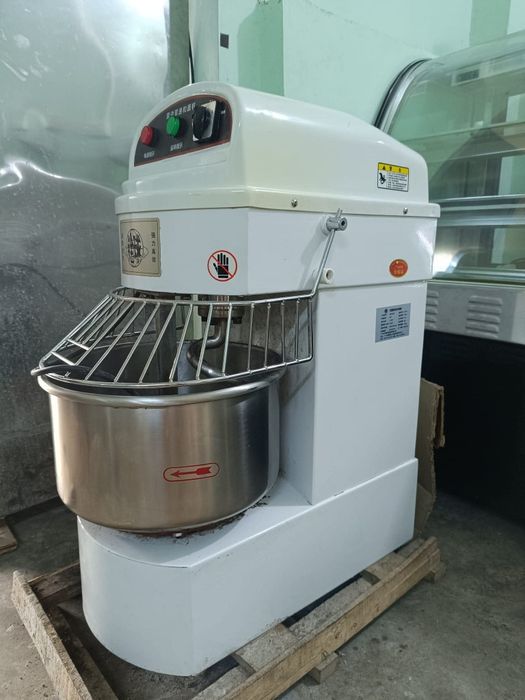 Ассалому алейкум  печка токда ишлайди ва столи билан мешалка