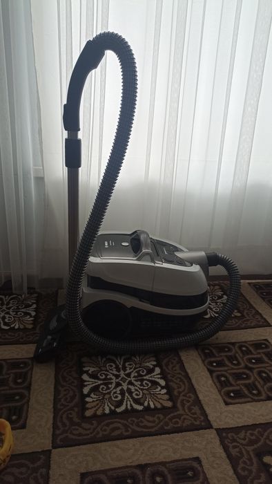 Моющий пылесос Bosch