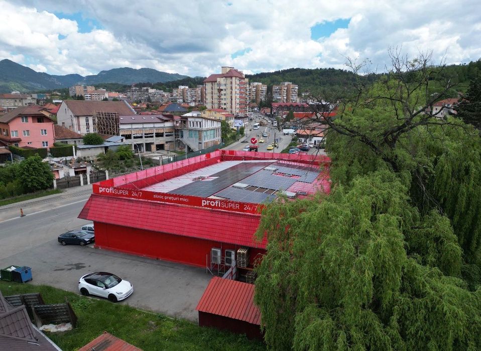 Cladire + teren Petrosani - investitie inchiriata pe termen lung