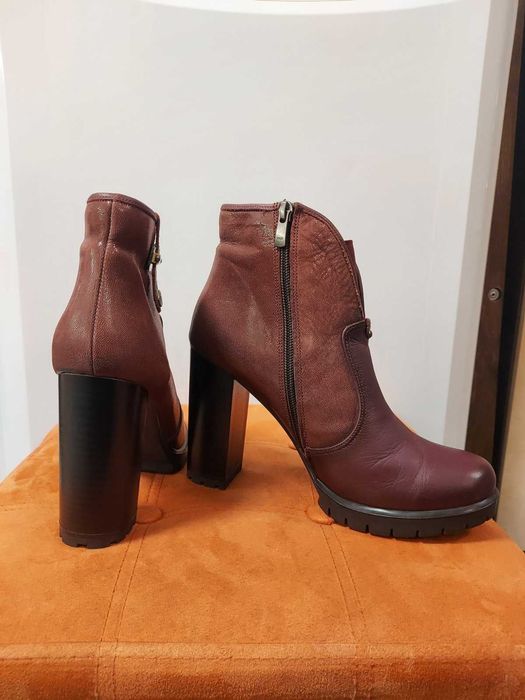 Дамски боти от естествена кожа