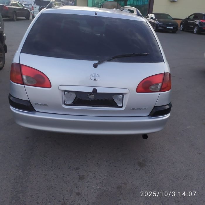 Продам тайота авенсис