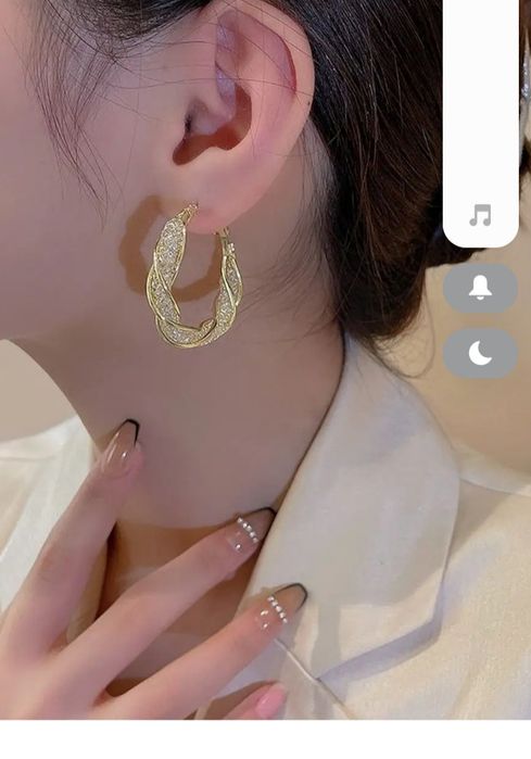 Продам серьги новые