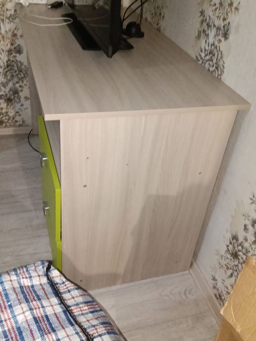 Продам письменный/компьютерный стол