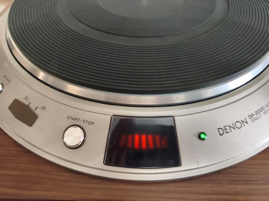 Виниловый проигрыватель