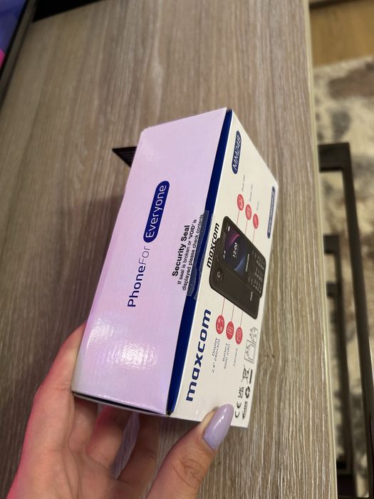 Telefon Maxcom  nou+ cartela SIM