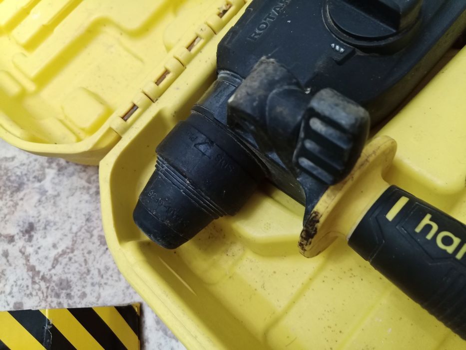 Инструмент перфоратор