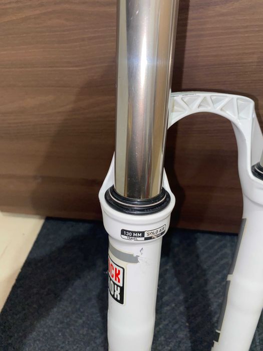 Вилка за велосипед RockShox Sektor Tk Silver 130мм / 27.5" / 15х100мм