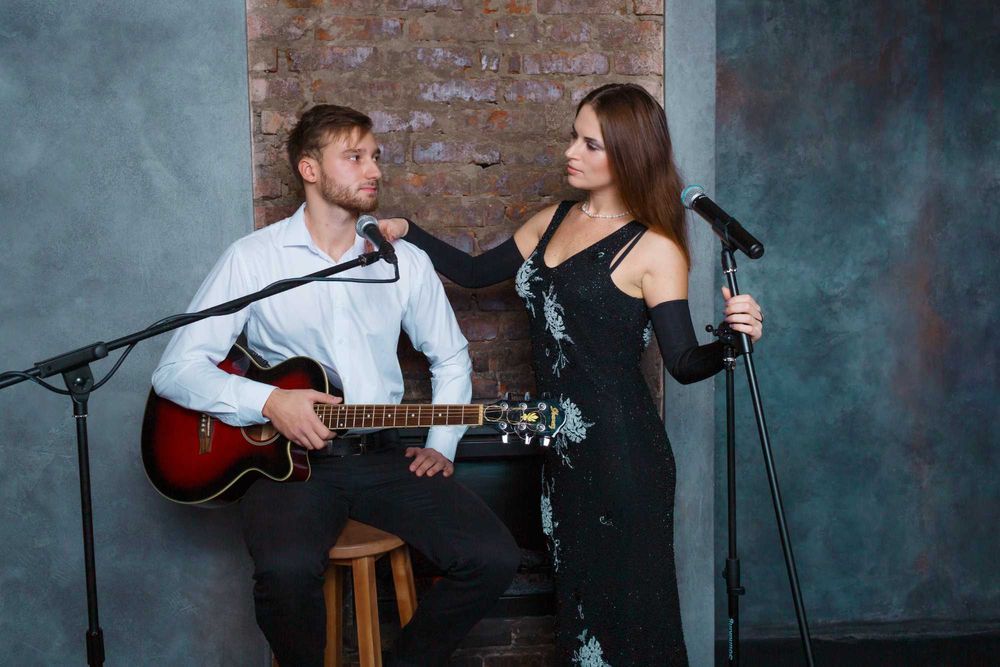 Стилен и професионален музикален дуо TriumF за вашия празник!