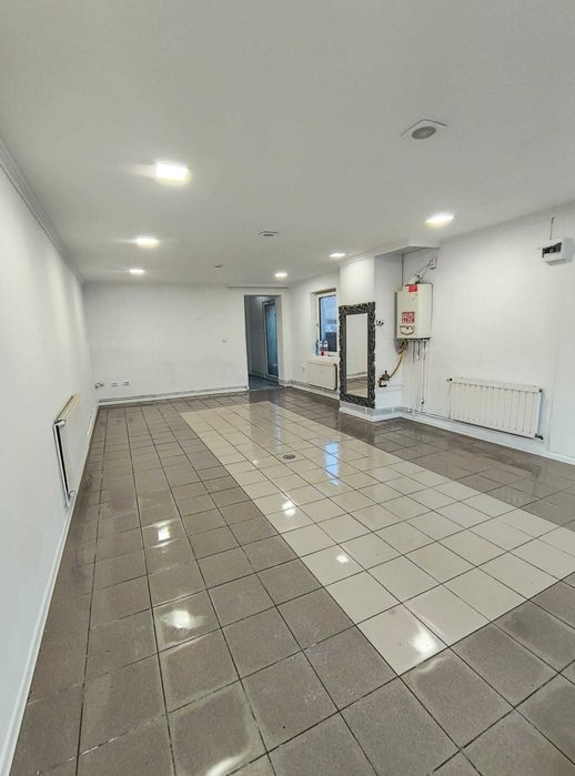 = Spatiu Comercial De Inchiriat =