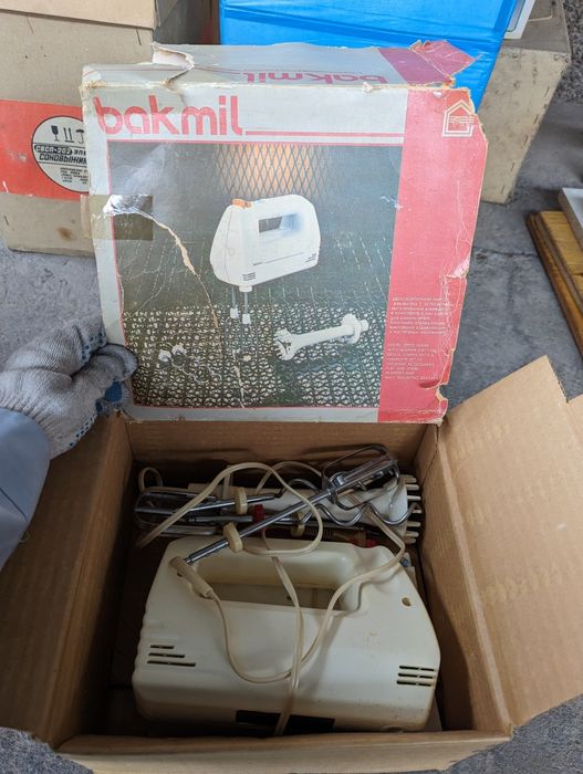 Продам миксер Bakmil