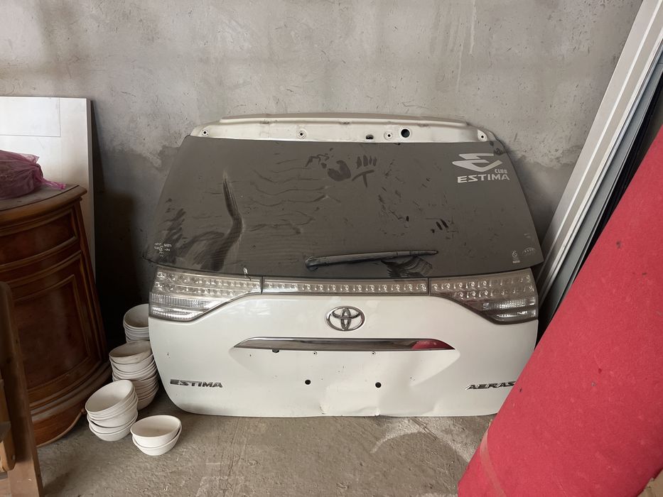Toyota estima дверь багажника