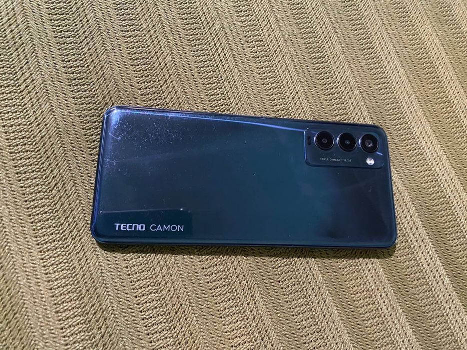 Srochne telefon sotiladi Techno Camon 18
