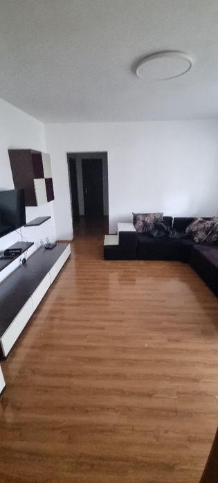 Inchiriez apartament 3 camere