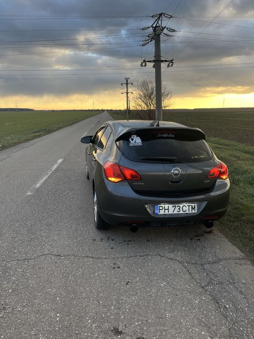 Vand opel astra j