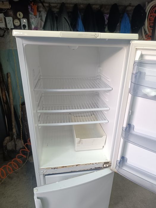 Продам холодильники