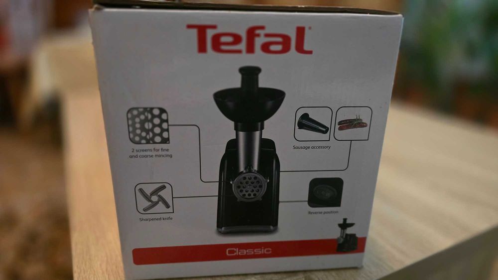 Masina de tocat carne Tefal Classic NE105838