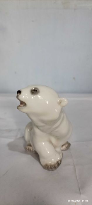Статуэтка фарфоровая Белый медведь в идеальном состоянии по фото