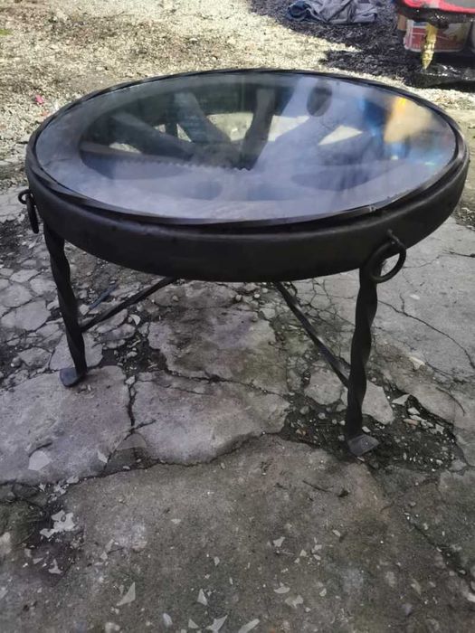 Masa rotunda din roata de car