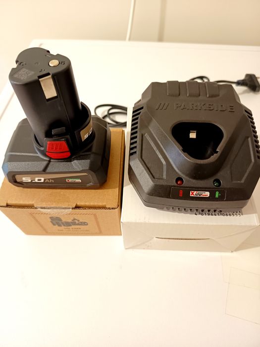 12 V -2.4/ 4.5 Ah / Батерия и зарядно Parkside/Парксайд Performance