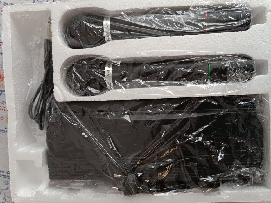 Sistem karaoke, 2xMicrofoane wir Receptor Herostar  WVNGR C-05, Negru