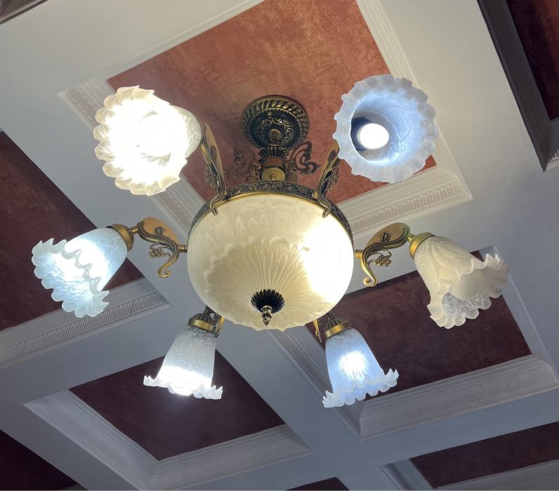 Люстра в комнату