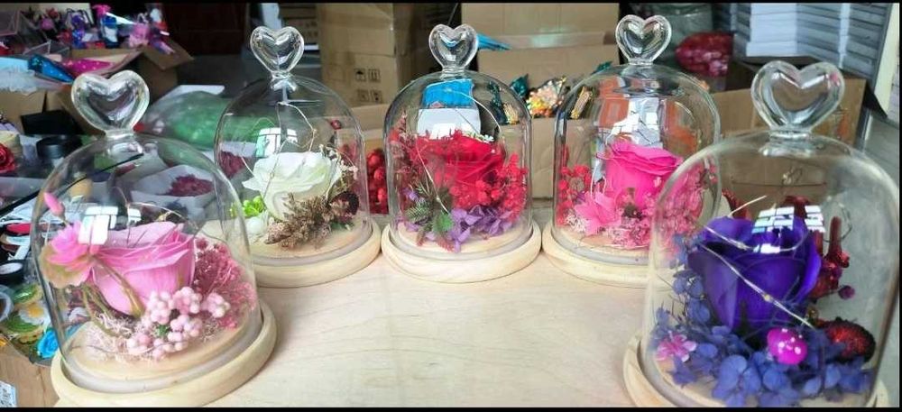 Вечна роза в стъкленица