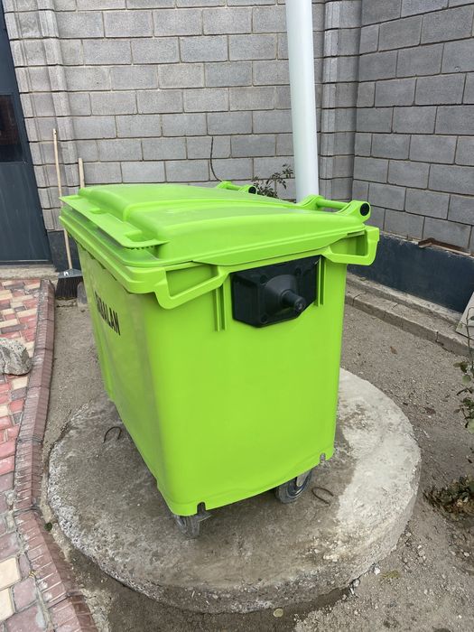 Мусорный контейнер
