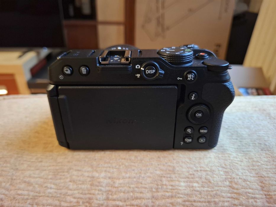 Aparat foto mirrorless Nikon Z30 cu obiectiv Z DX 16-50mm