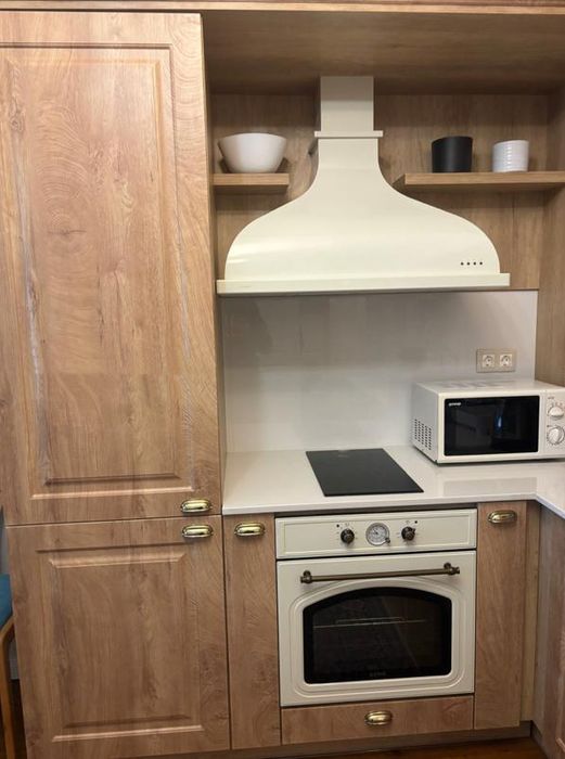 Дава се под наем Тристаен апартамент в София, Център - 74 кв.м за 1100 € - Снимка #3