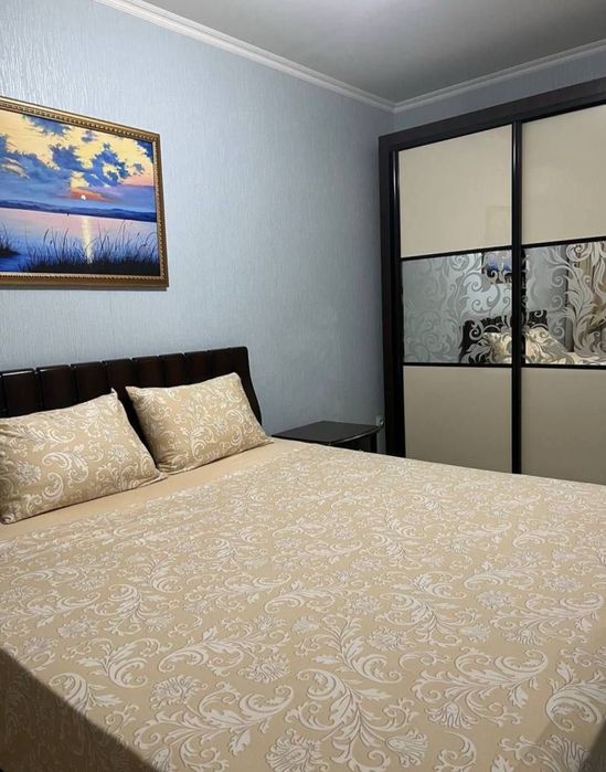 Квартира на Ц6-Пожарка 3/2/4 общ пл 70м с обстановкой