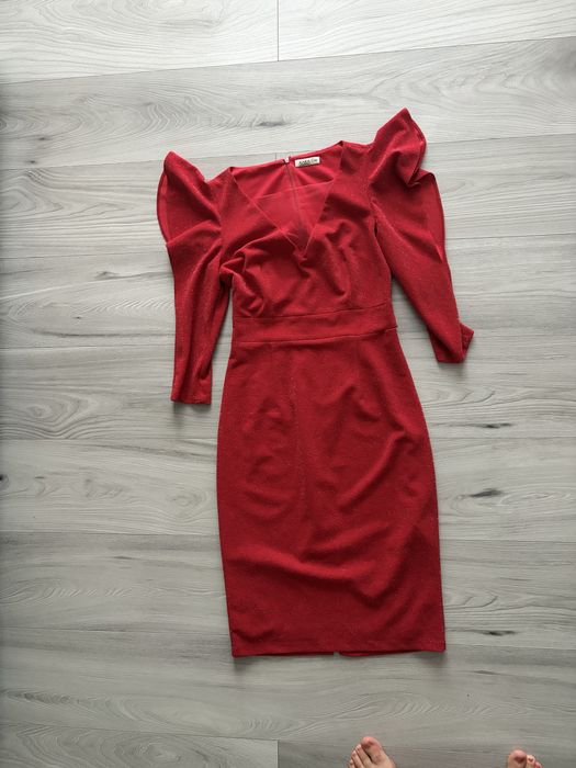 Rochie rosie eleganta cu sclipici